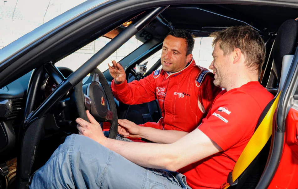 Porsche 911 GT3 Rennstrecken-Training (10 Rdn) Groß Dölln - 1