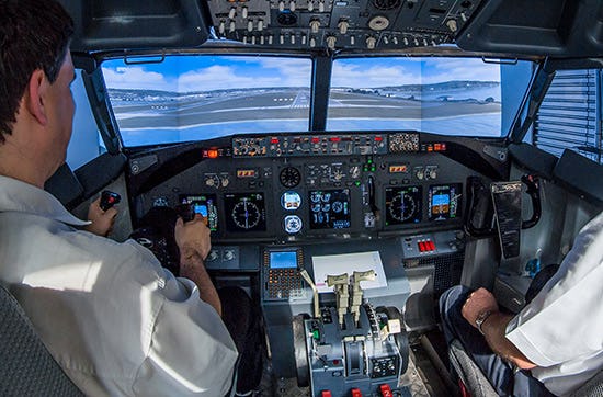 Boeing 737 Flugsimulator inkl. Tour am Frankfurter Flughafen
