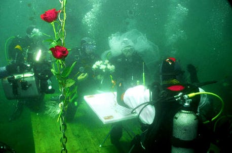 Hochzeit unter Wasser am Weißensee