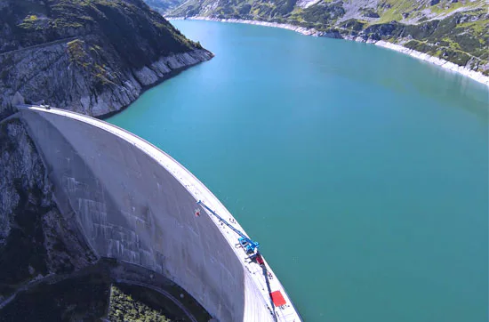 165 Meter Bungy-Sprung am Staudamm Kölnbreinsperre - 3