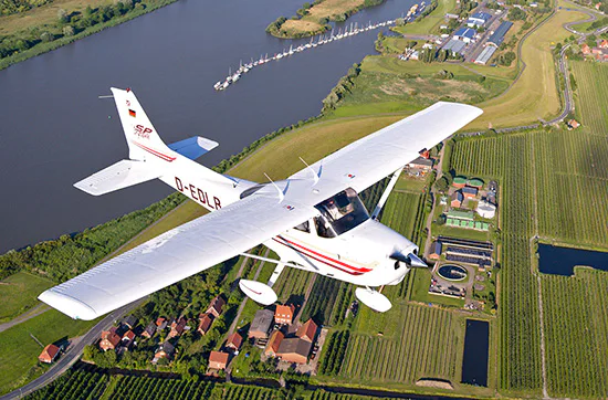 Familien-Rundflug über Hamburg für 3 (60 Min.) - 2