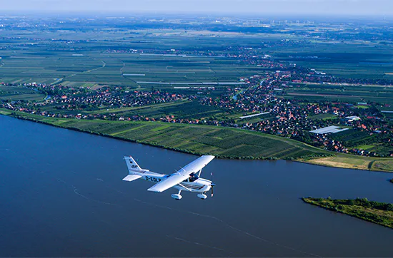Frühstück & Cessna-Rundflug Hamburg für 2 - 7