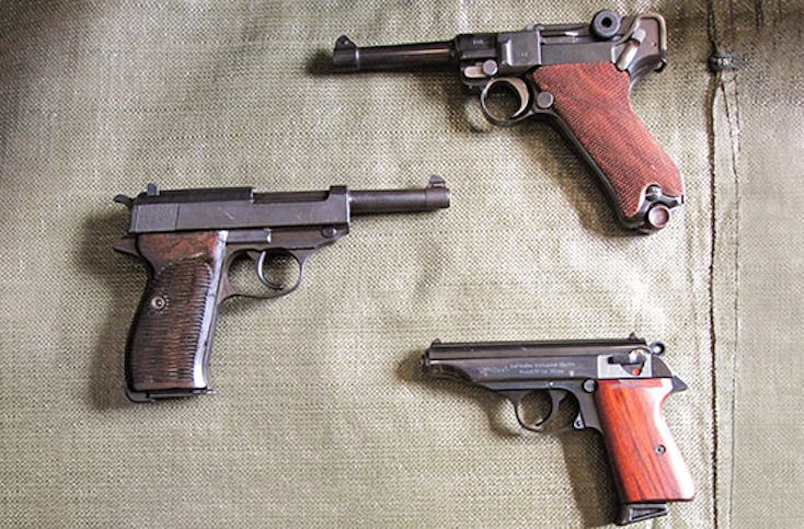 Schießtraining mit historischen Waffen