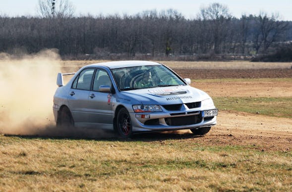 Mitsubishi fahren Ungarn (5 Rdn.)