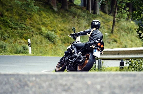 Motorrad-Sicherheitstraining auf der Straße