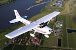 Cessna Rundflug & Candle Light Dinner Hamburg für 2
