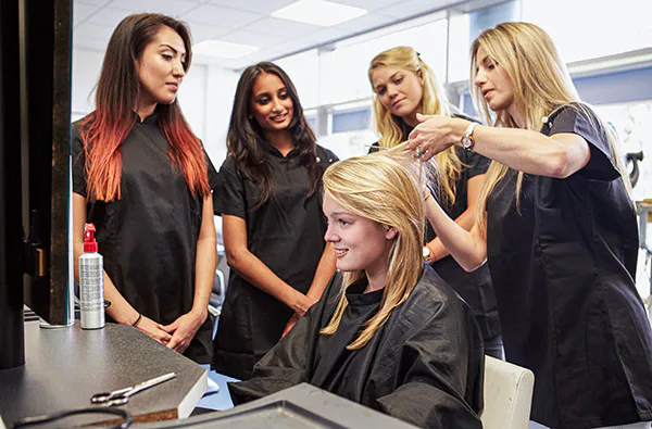 Frisuren & Haar Styling Workshop - 3