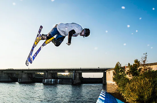 Ski- & Snowboard-Waterramp für Könner in Wien