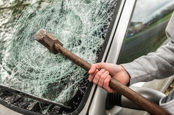 Auto zertrümmern für bis zu 5 Personen