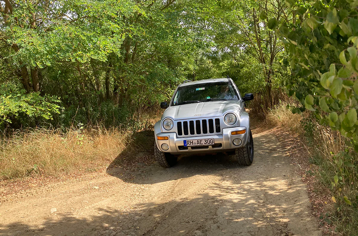 Geländewagen offroad fahren (Jeep Cherokee KJ) Großmehring - 4