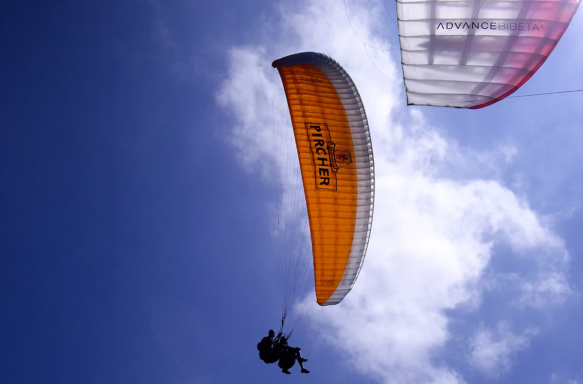 Pärchenflug mit 2 Gleitschirmen Saltaus - 1