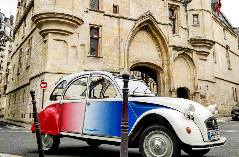 Paris Sightseeing in der Ente für 2