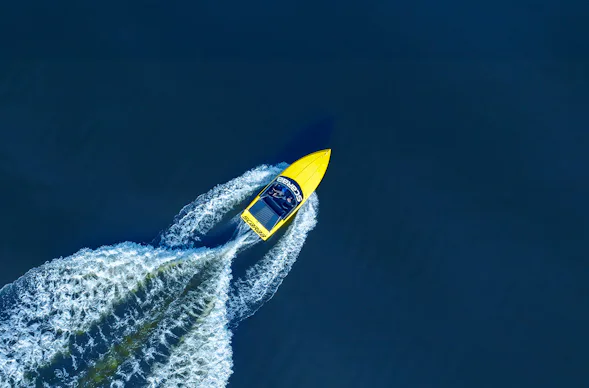 Sportboot fahren Schleswig