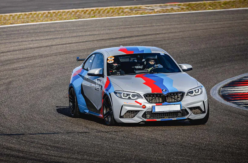 Renntaxi fahren und Rennstreckentraining BMW M2 (2 Std.)