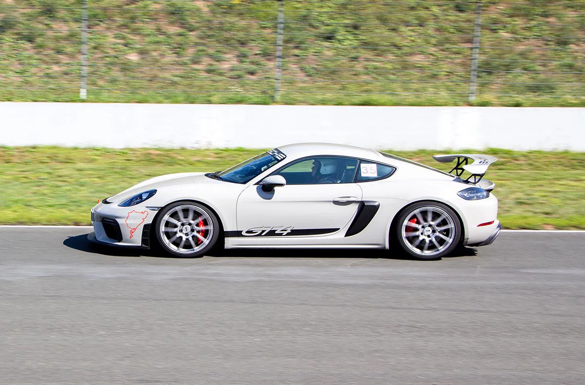 Renntaxi Porsche GT4 fahren Bad Driburg (1,5 Std.) - 2