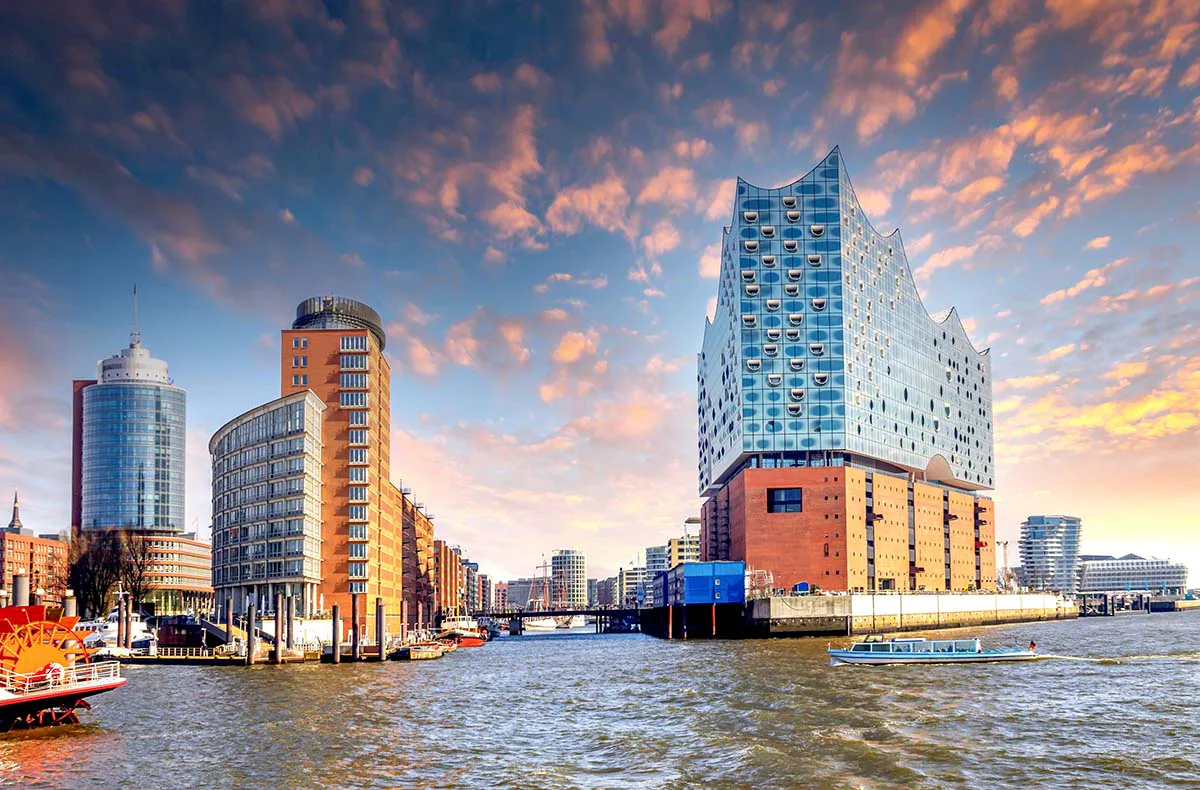 Städtetrip Hamburg mit abendlicher Hafenrundfahrt für 2 - 7