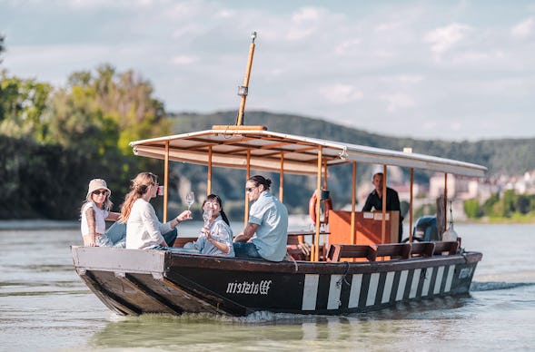Weinverkostung auf der Zille Rossatzbach