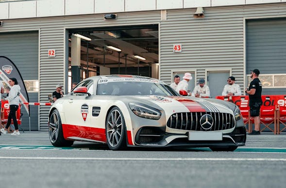 Young Driver im Mercedes AMG (3 Rd.)