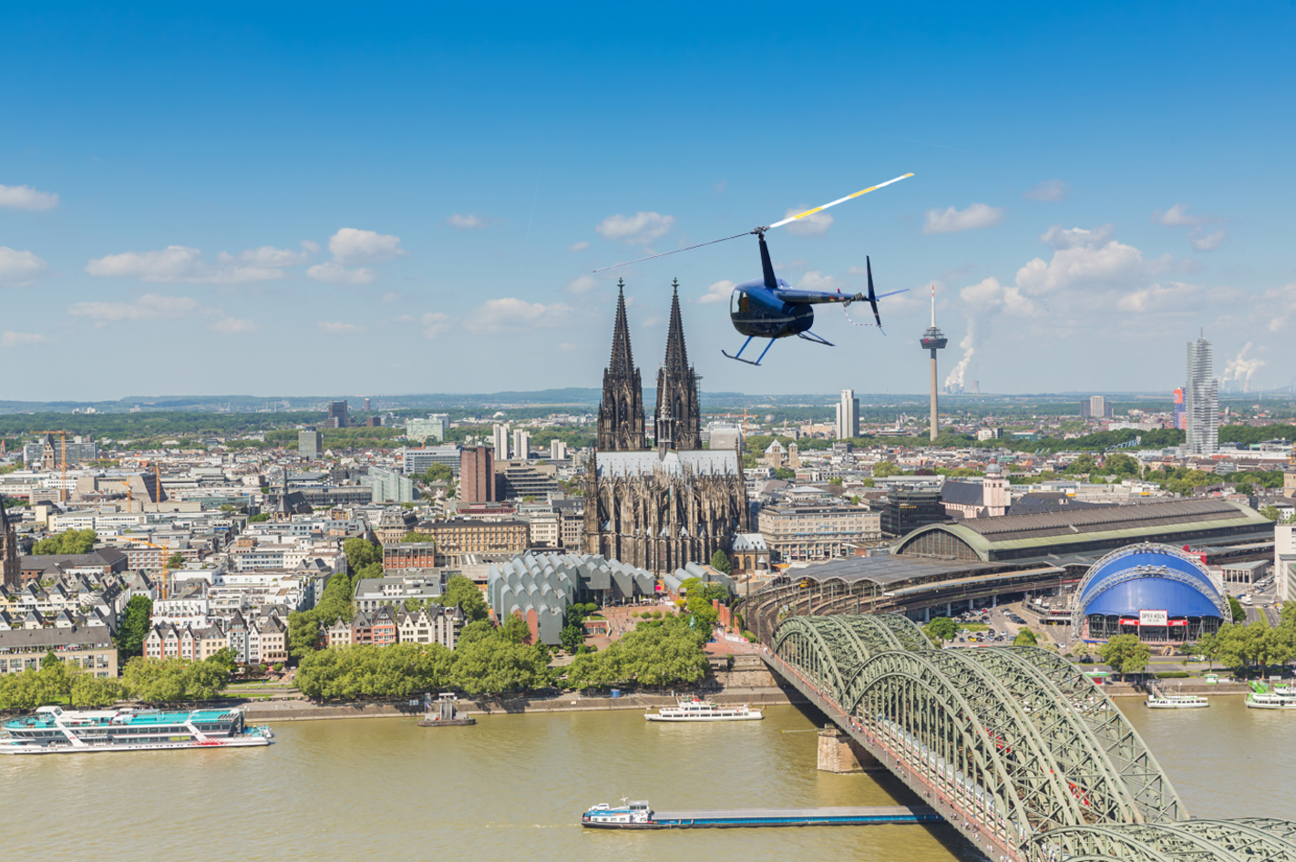 Hubschrauber-Rundflug über Köln in Sankt Augustin