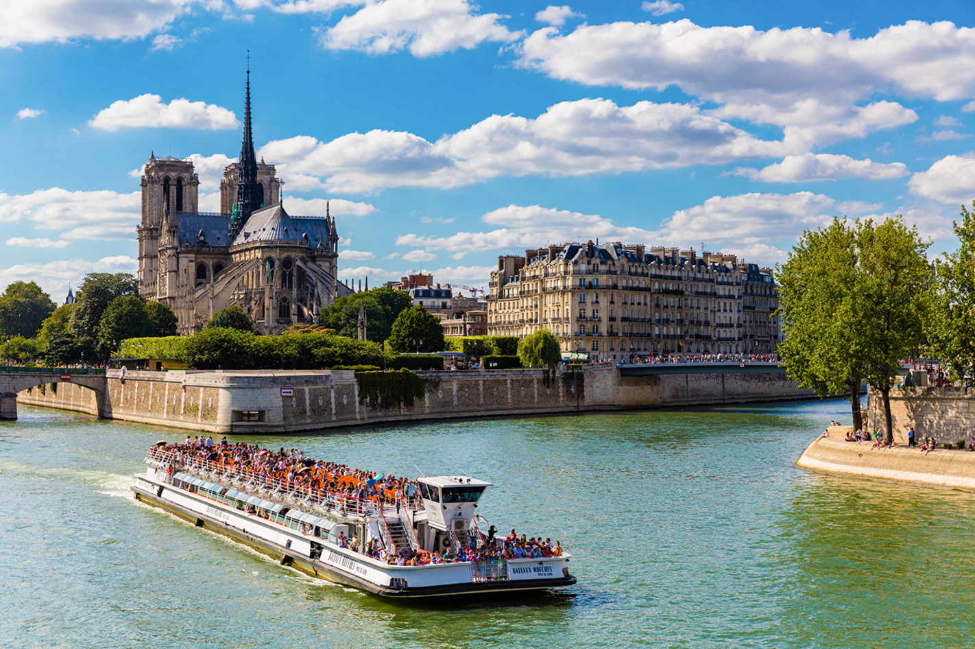 Sightseeing-Bootstour durch Paris