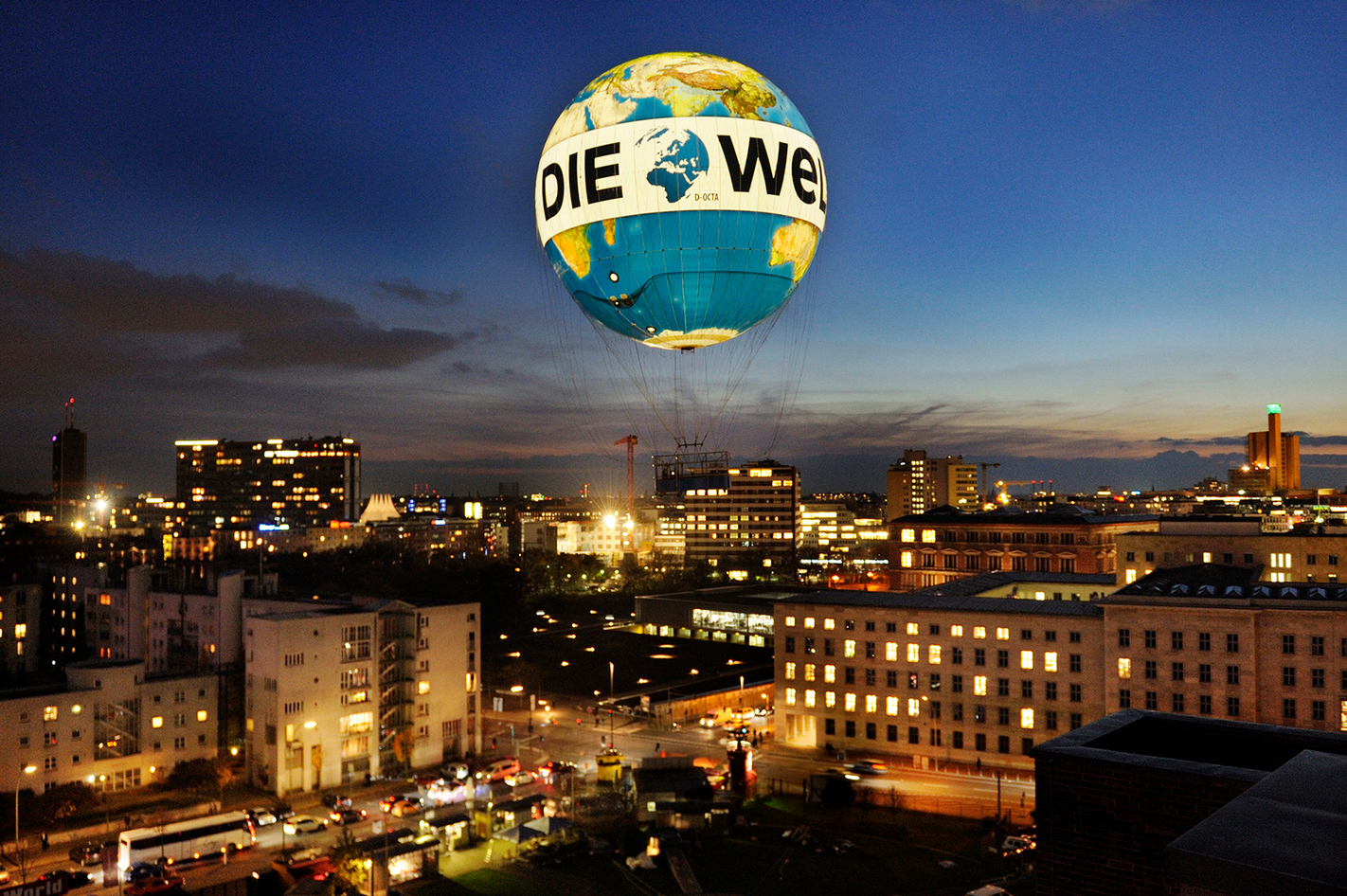 Berlin Ballonfahrt im Weltballon Berlin in Ca. 15 Minuten