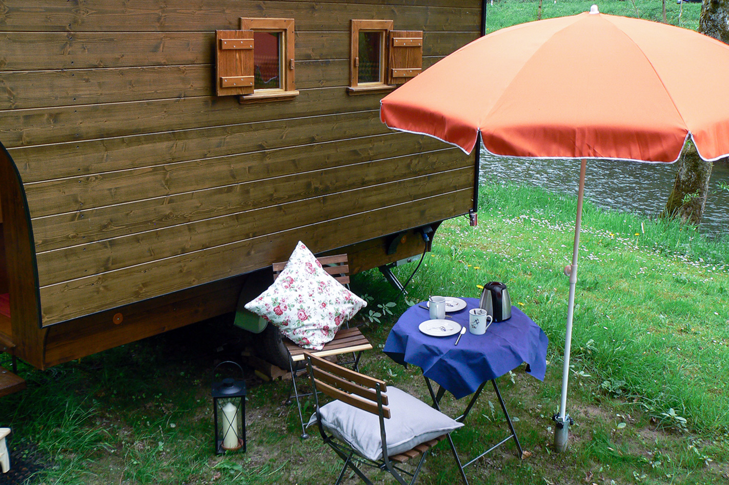 Außergewöhnlich Übernachten im Bienenwagen für 2 (2 Nächte) in Wildberg