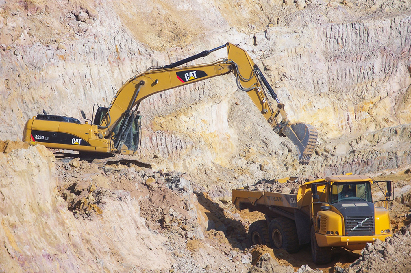 Baumaschinen fahren Knüllwald