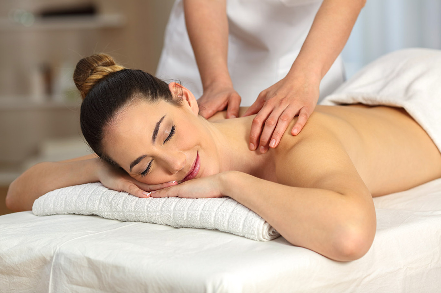 Lava Shell Massage Eppelheim (60 Min.) –  in Gesamtdauer: ca. 1 Stunde, 10 Minuten Reine Behandlungsdauer: ca. 1 Stunde