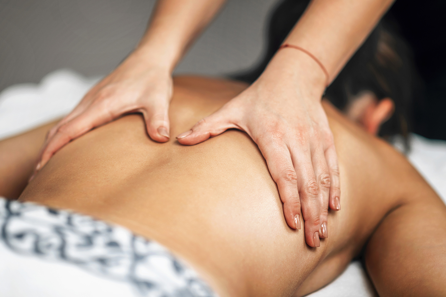 Lomi Lomi Massage Zürich (105 min) –  in 105 Minuten (reine Behandlungszeit ca. 90 Minuten)