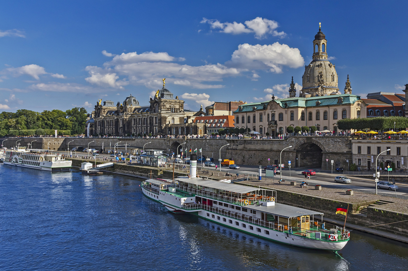 Frühstück und Schiffsrundfahrt Dresden für 2