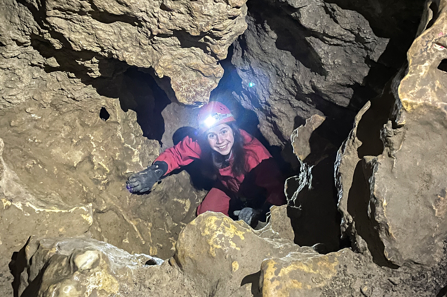 Trekking in der Wasserhöhle bei Reutlingen in Grabenstetten