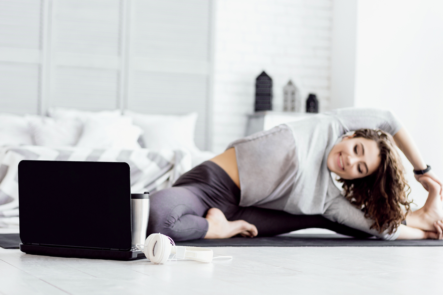 Yoga Online Seminar (60 Minuten) Yoga Online Seminar (60 Minuten)