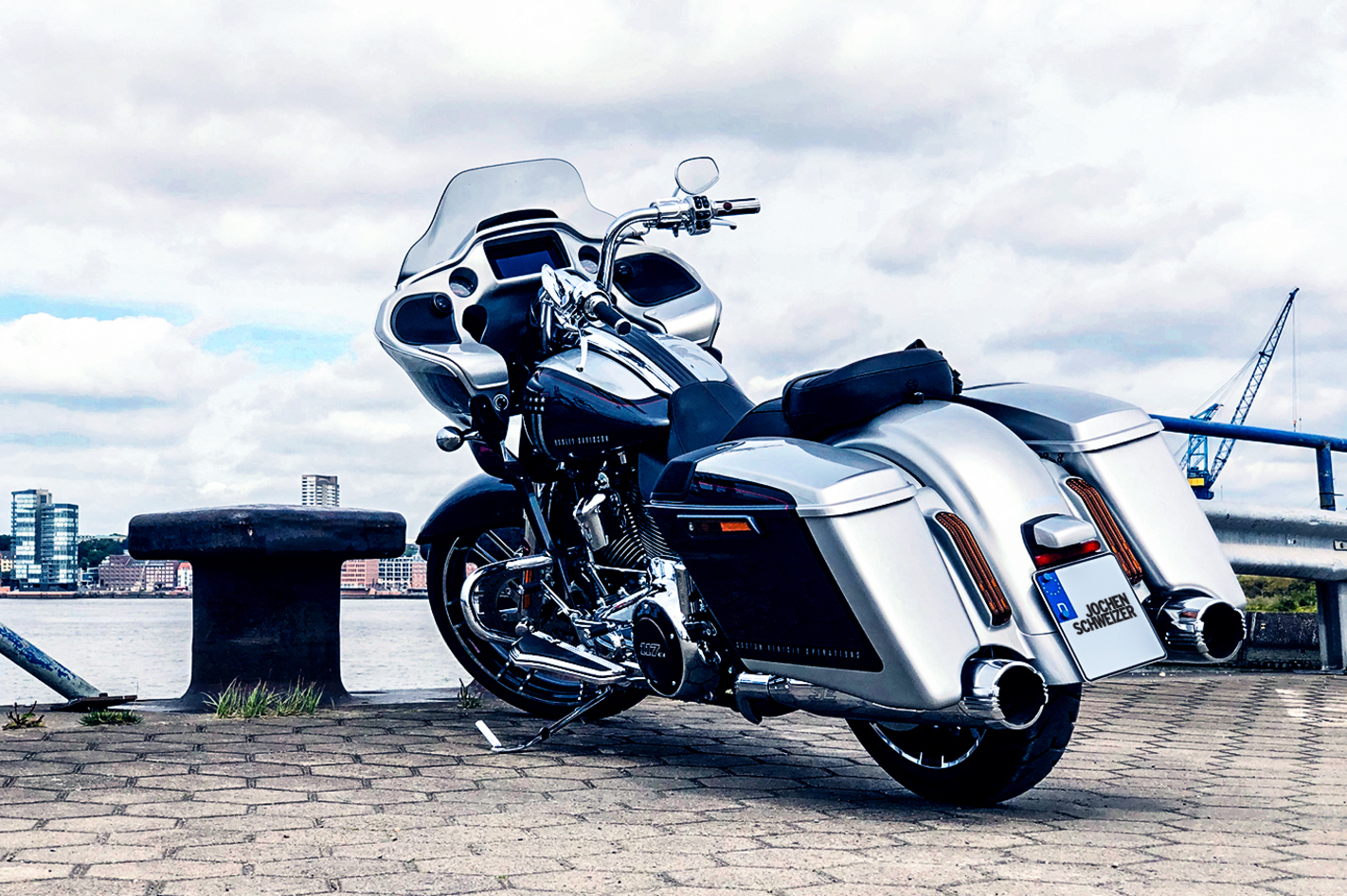 Harley-Davidson fahren (24 Std.) – Rollender Donner: Freiheit spüren auf der Power-Harley