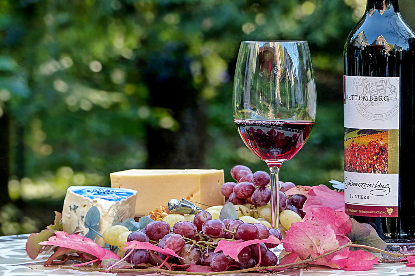 Wein & Käse Tasting Regensburg (2,5 Std.)  in Plane rund 2,5 Stunden ein.