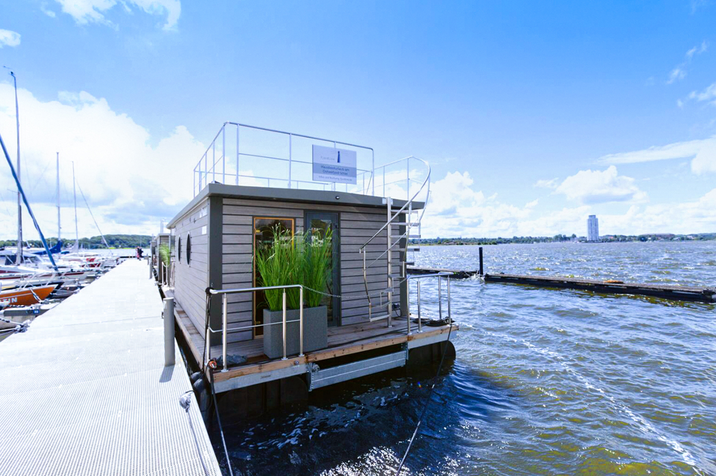 Hausboot mieten mit Sauna für 4 (3 Tage) – Natur pur und Freiheit mit Wellengang erleben!