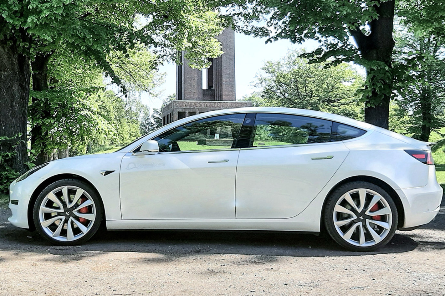 Tesla Model 3 mieten Burg (Spreewald)