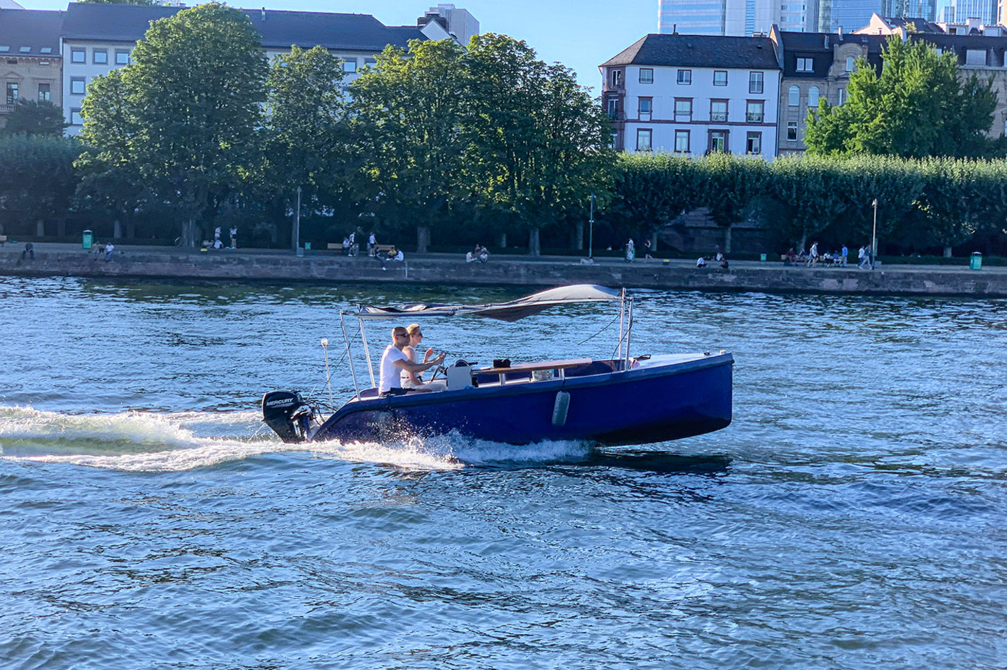 Boot selber fahren und Candle Light Dinner Frankfurt am Main für 2