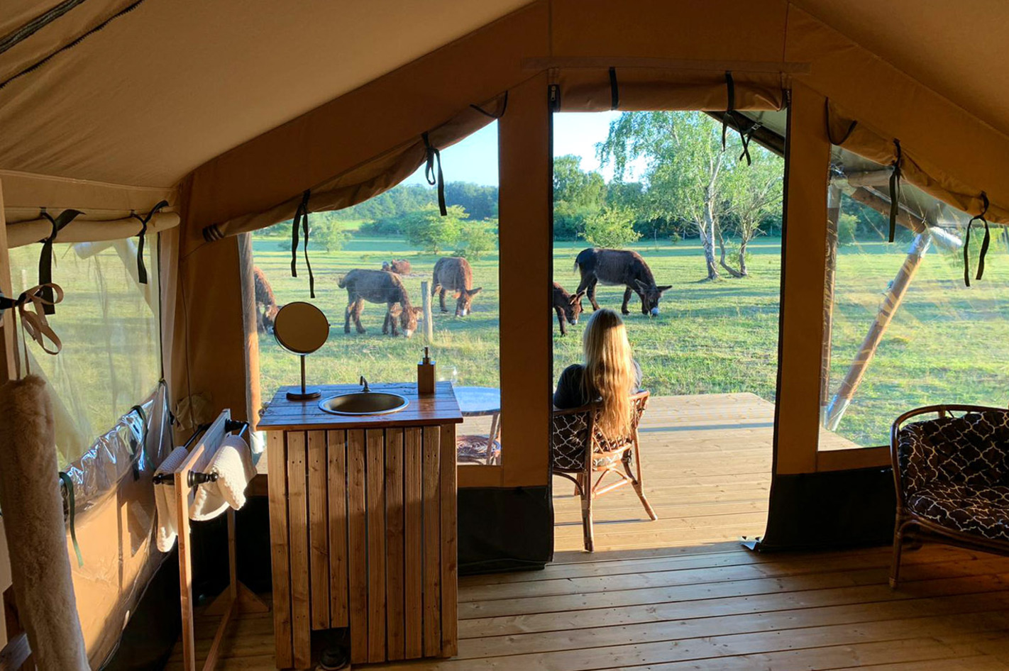Camping im Tierpark Arche Warder für 2 (2 Nächte) – Hakuna Matata! Safari-Feeling im Tierpark Arche Warder
