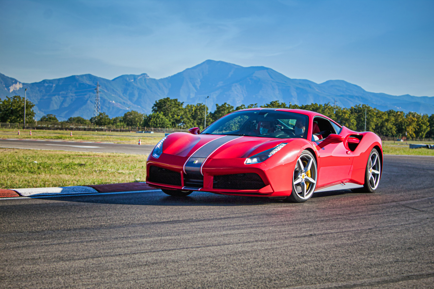 Ferrari 488 GTB Fahrtraining (3-4 Rdn.) in Lido di Jesolo