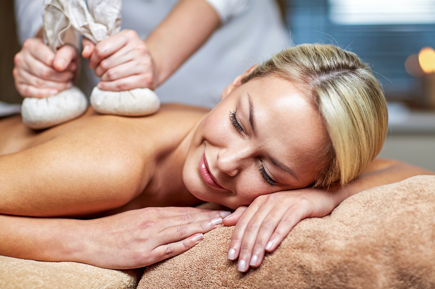 Kräuterstempel Massage Rosenheim (80 Min.) in Stephanskirchen