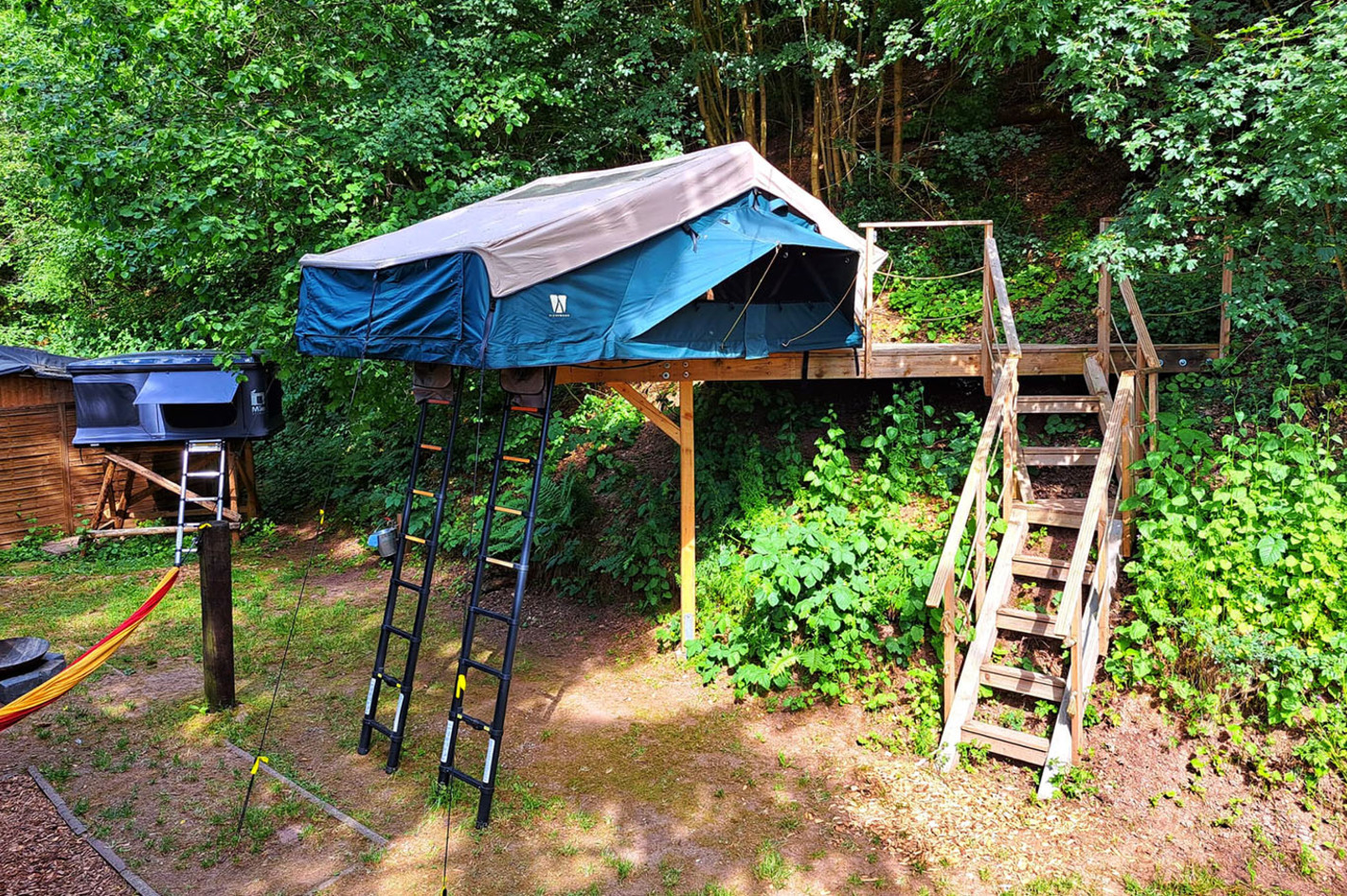 Außergewöhnlich Übernachten im Dachzelt Thulba für 2 (2 Nächte) – Campingabenteuer im Wald