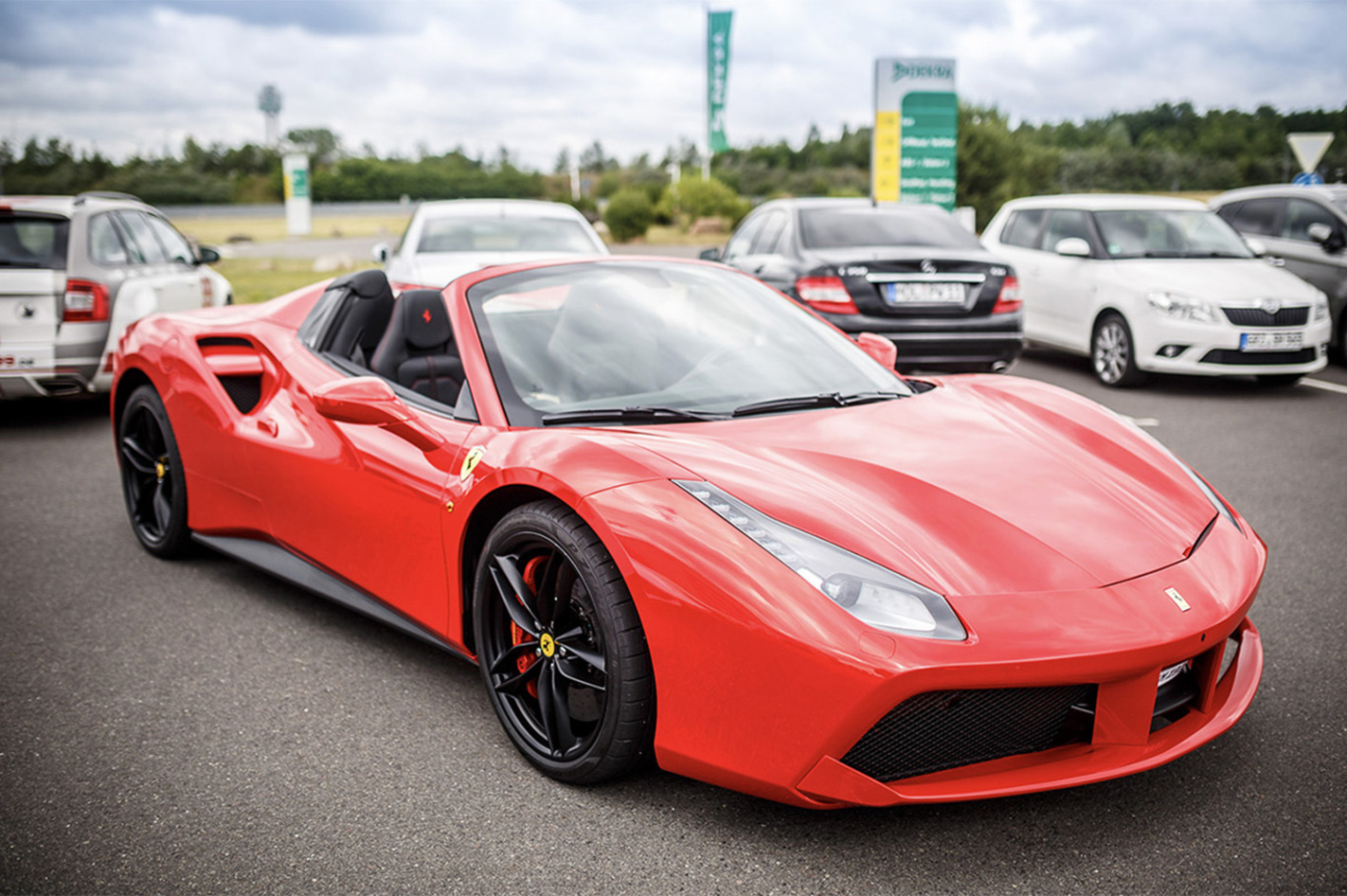 Ferrari Renntaxi Oschersleben (2 Rdn.)