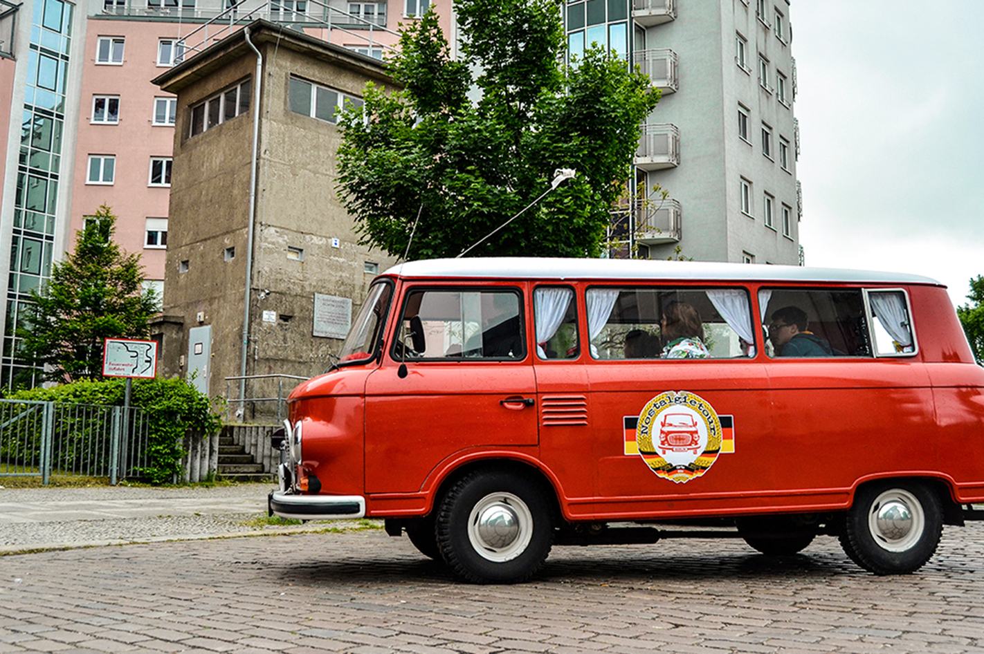 Berlin Berlin-Rundfahrt für 2 im DDR-Oldtimer in Ca. 2,5 Stunden