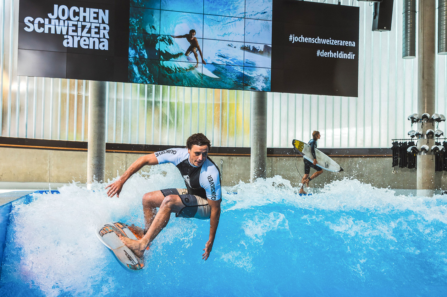 Indoor Surfkurs Advanced Jochen Schweizer Arena in Taufkirchen bei München