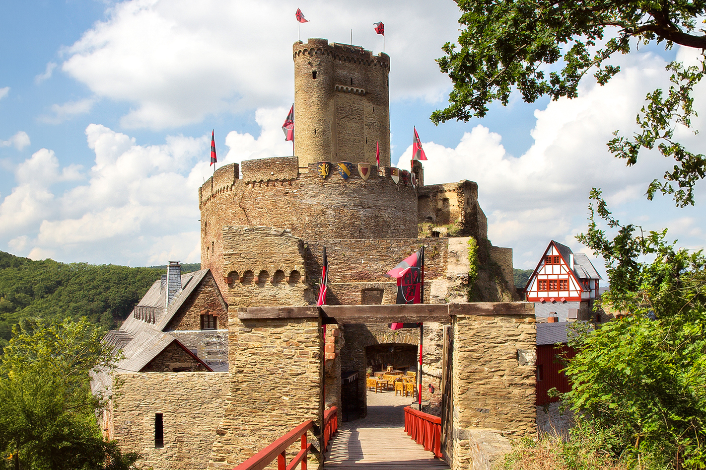 Mittelalter-Krimi und Dinner auf der Burg bei Koblenz